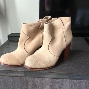 Unworn cute splendid bootie for spring!